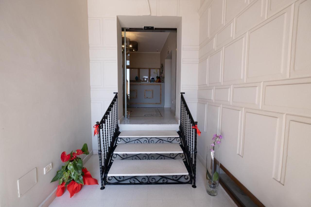 Hotel Borgo Di Ciaula Санта-Флавия Экстерьер фото