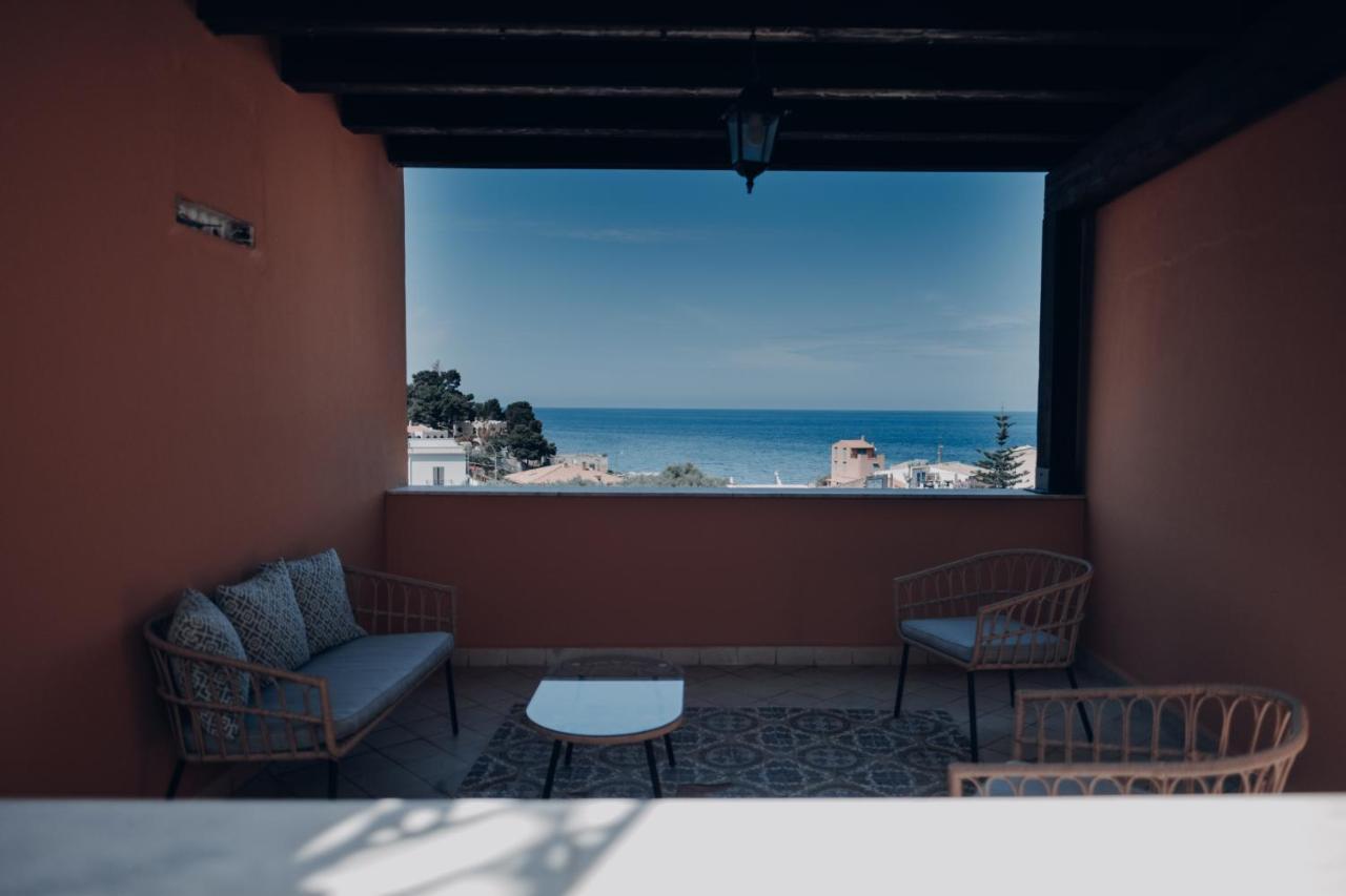 Hotel Borgo Di Ciaula Санта-Флавия Экстерьер фото