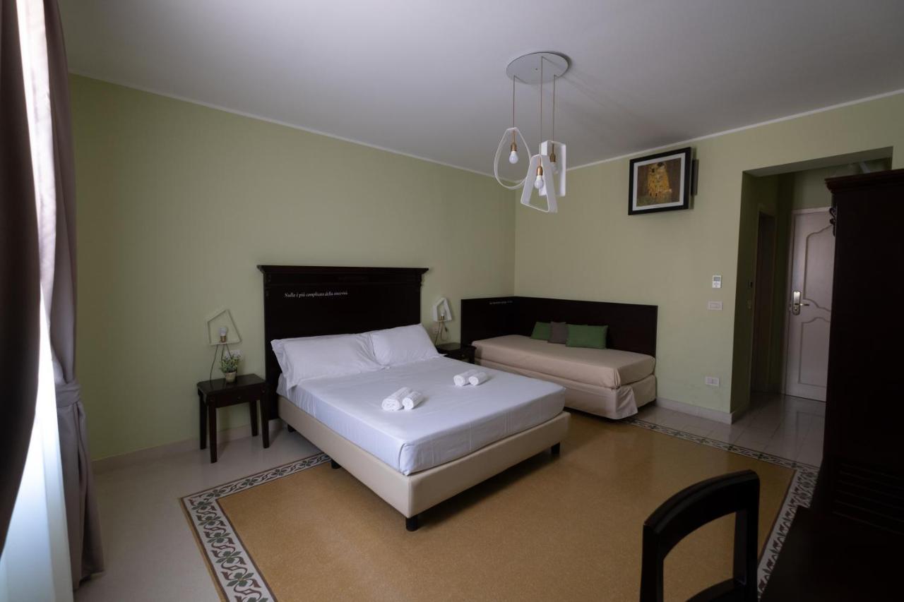 Hotel Borgo Di Ciaula Санта-Флавия Экстерьер фото