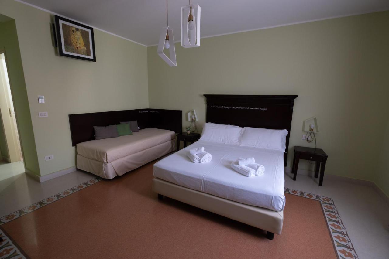 Hotel Borgo Di Ciaula Санта-Флавия Экстерьер фото