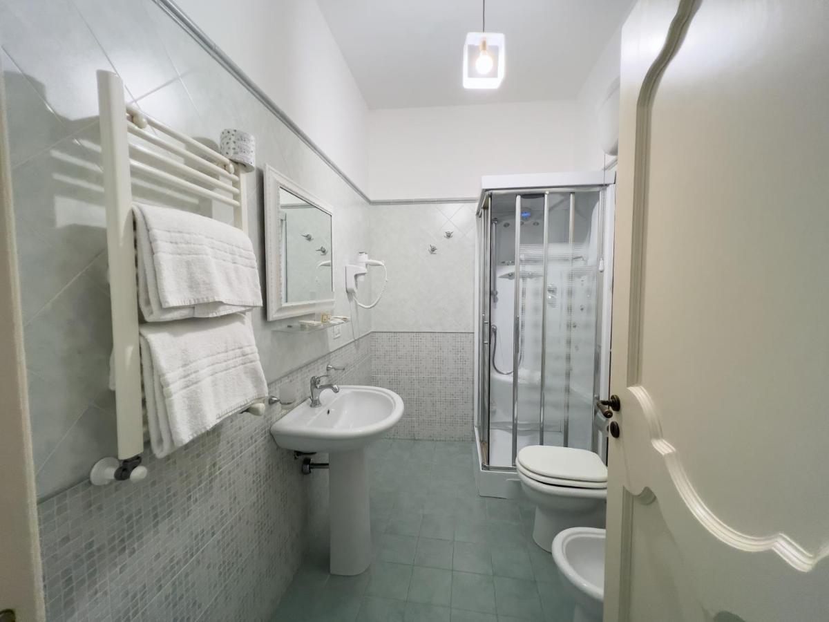 Hotel Borgo Di Ciaula Санта-Флавия Экстерьер фото