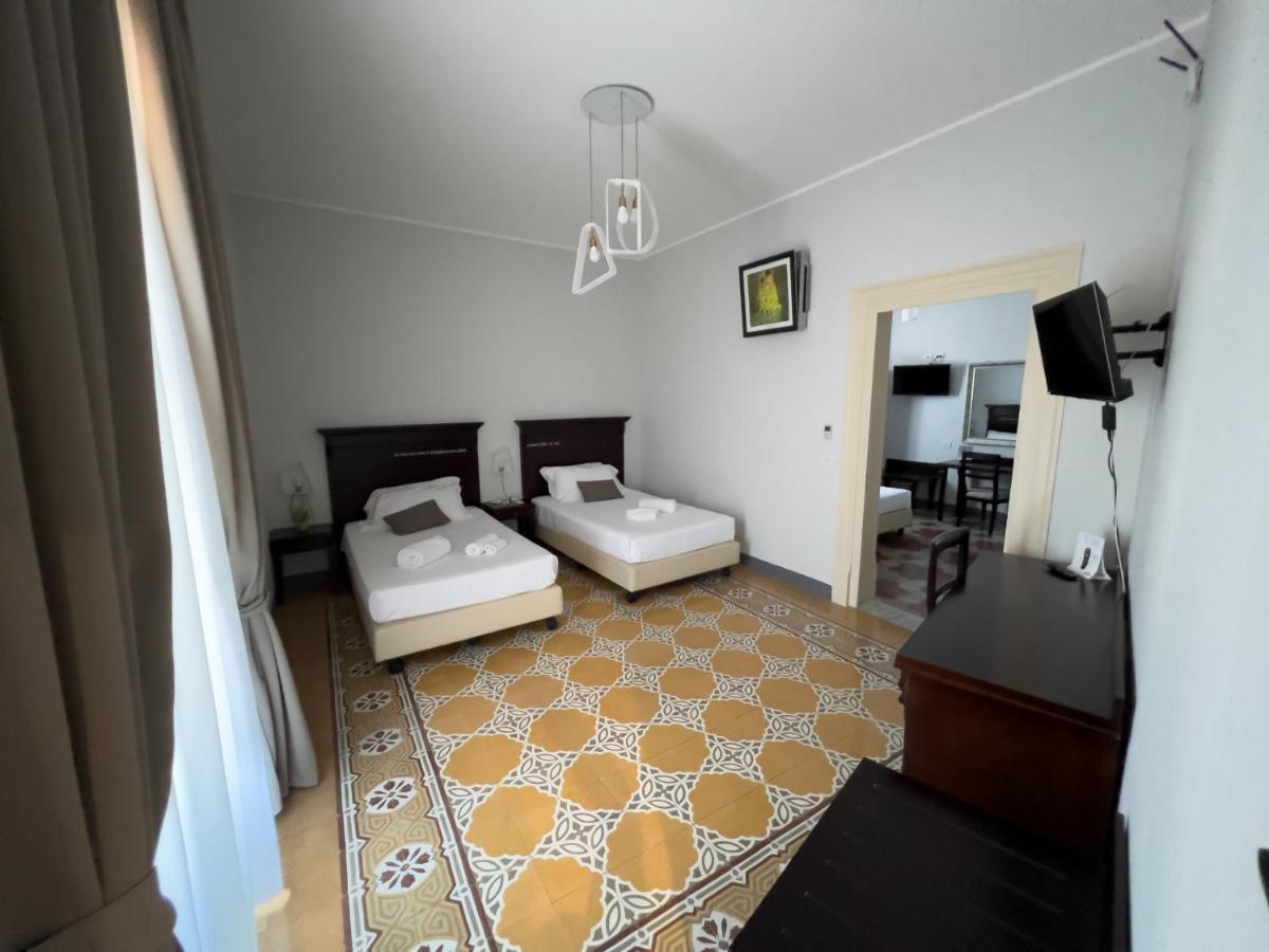 Hotel Borgo Di Ciaula Санта-Флавия Экстерьер фото
