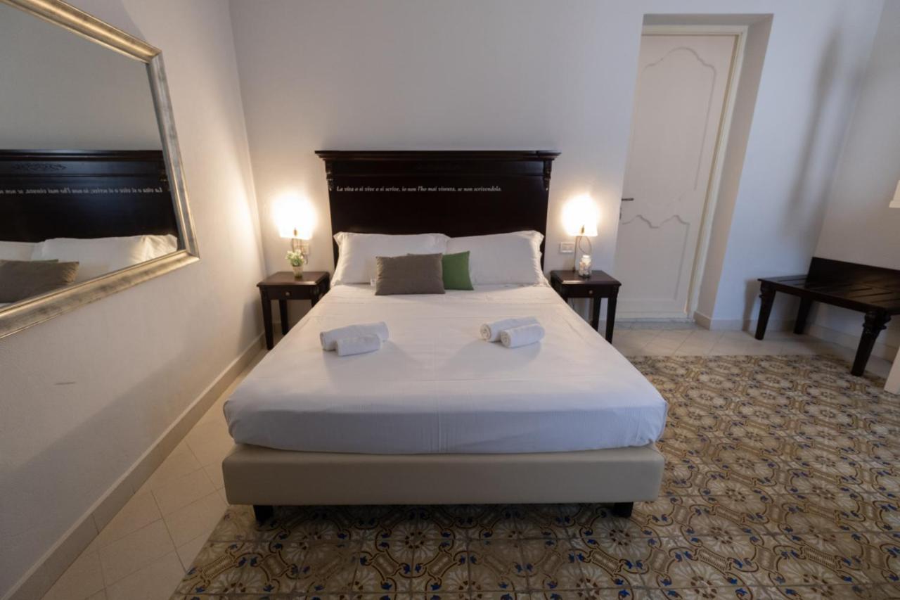 Hotel Borgo Di Ciaula Санта-Флавия Экстерьер фото