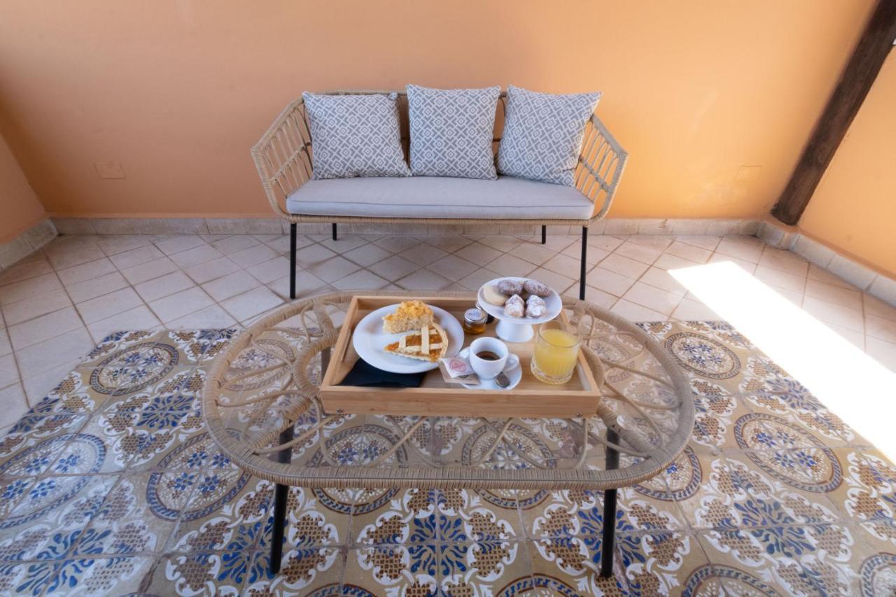 Hotel Borgo Di Ciaula Санта-Флавия Экстерьер фото