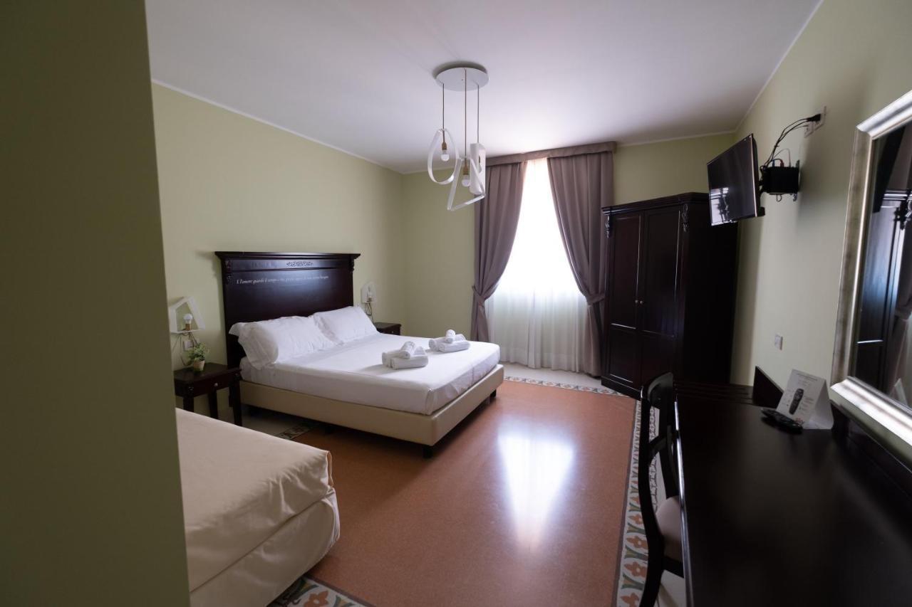 Hotel Borgo Di Ciaula Санта-Флавия Экстерьер фото