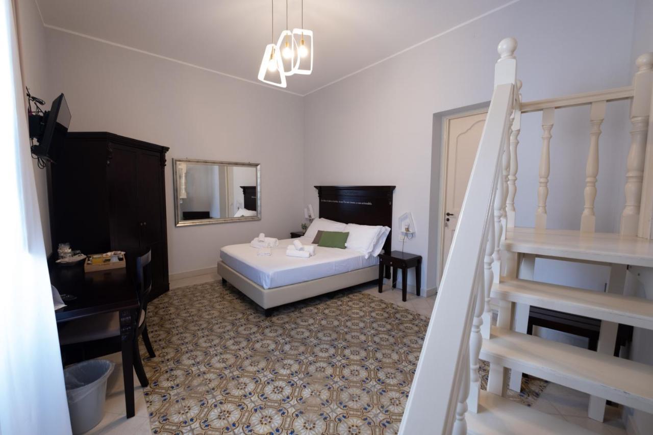 Hotel Borgo Di Ciaula Санта-Флавия Экстерьер фото