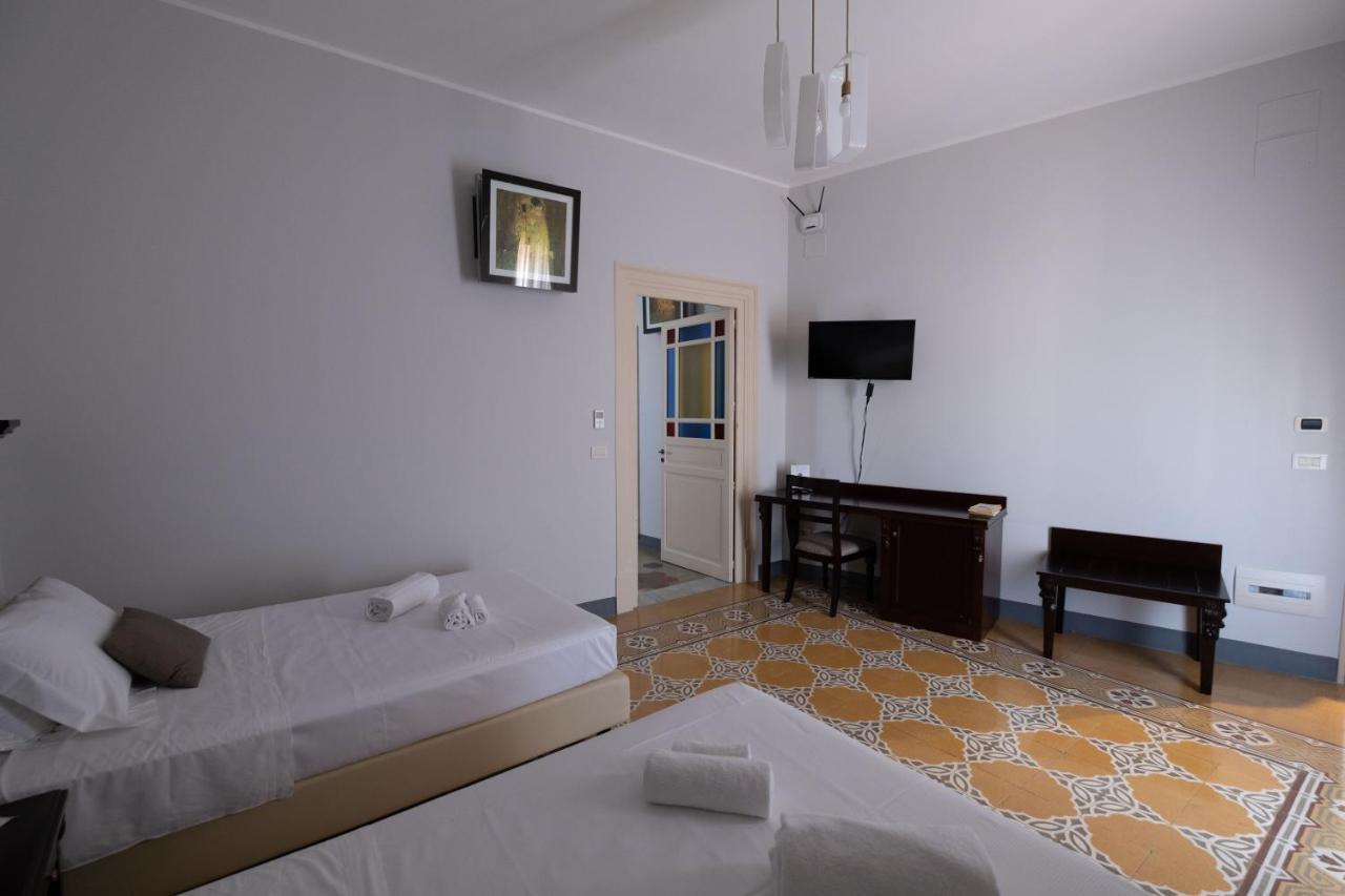 Hotel Borgo Di Ciaula Санта-Флавия Экстерьер фото